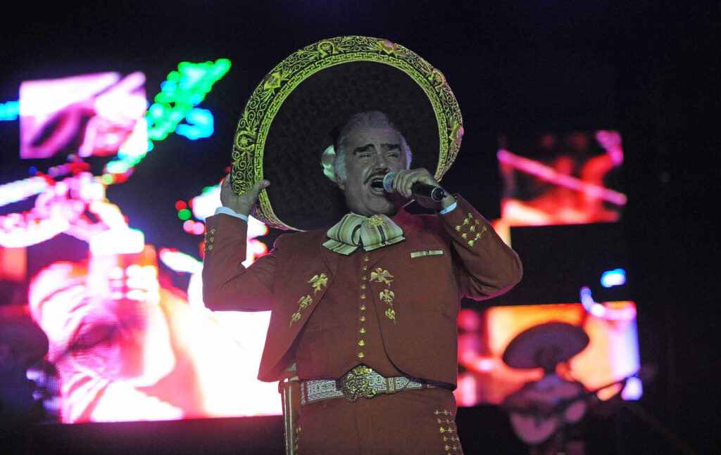 Mexican Singer Vicente Fernandez Perform 1 Así Despidieron Los Famosos Y Las Redes Sociales A &Quot;El Rey&Quot; - 2026 - El Botón