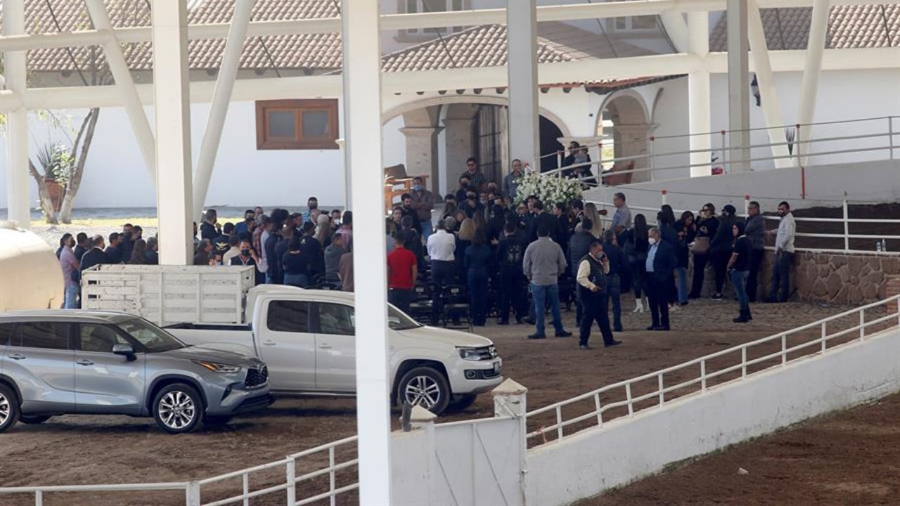 Cuerpo Vicente Fernandez Rancho Efe Así Es &Quot;Los Tres Potrillos&Quot; El Rancho Donde Depositarán Los Restos De Vicente Fernández - 2026 - El Botón