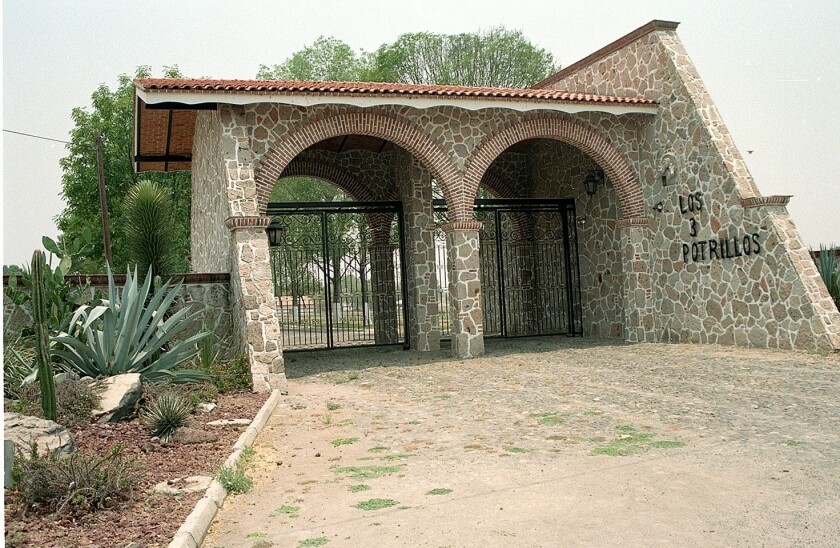Ca Times.brightspotcdn Así Es &Quot;Los Tres Potrillos&Quot; El Rancho Donde Depositarán Los Restos De Vicente Fernández - 2026 - El Botón