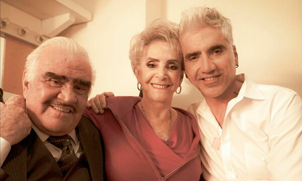 Alejandromama T &Quot;El Potrillo&Quot; Y &Quot;Cuquita&Quot; Le Cantaron A Vicente Fernández En Año Nuevo - 2026 - El Botón