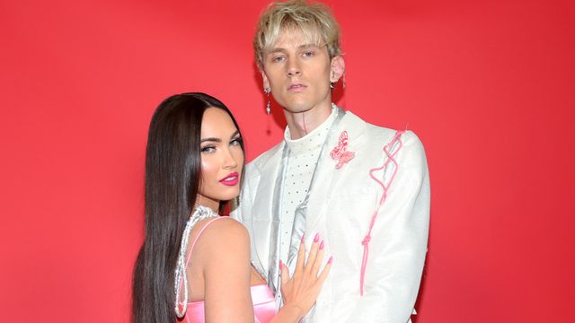 Megan Fox Machine Gun Kelly Di A Que Se Conocieron 1 1642174738 Anillo De Compromiso De Megan Fox Tiene Espinas Para Que No Pueda Quitárselo - 2026 - El Botón