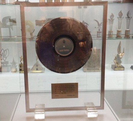 Disco 2 El Disco De Uranio, Un Premio Que Solo Los Íconos Poseen - 2026 - El Botón