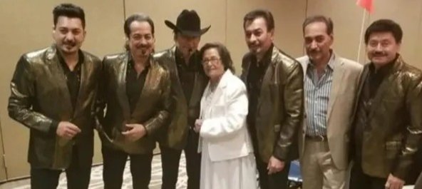 Los Tigres Del Norte Le Dieron El Último Adiós A Su Madre En Mexicali 1 2026 - El Botón Ff1U1T Vqaaalxt Los Tigres Del Norte Le Dieron El Último Adiós A Su Madre En Mexicali - 2026 - El Botón