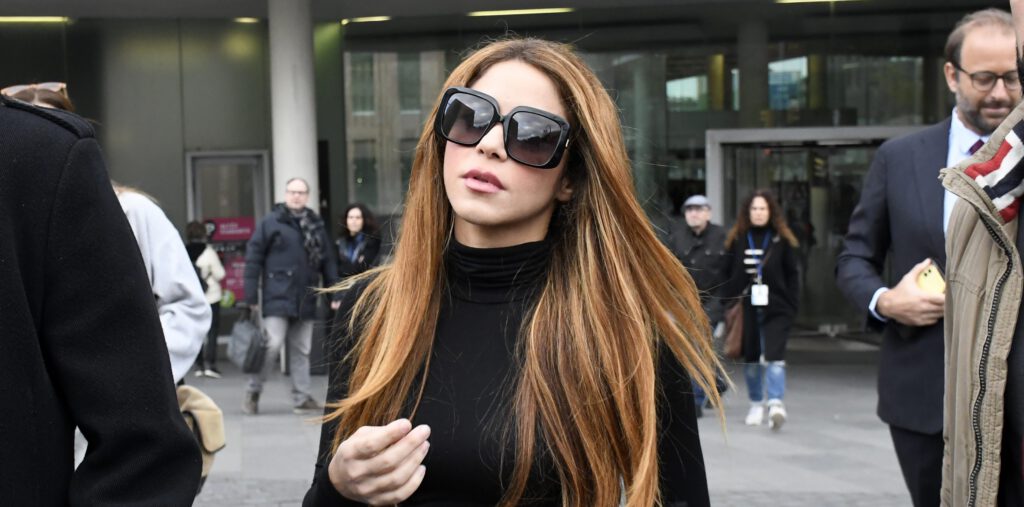 ¿Shakira Olvidó A Piqué Y Estrena Nuevo Romance?