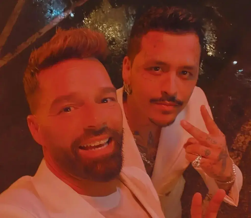 371025203 1481915055896331 1866073729362305501 N Jpg E1693346705241 Lo Que Se Sabe Sobre La Canción De Ricky Martin Y Christian Nodal - 2026 - El Botón